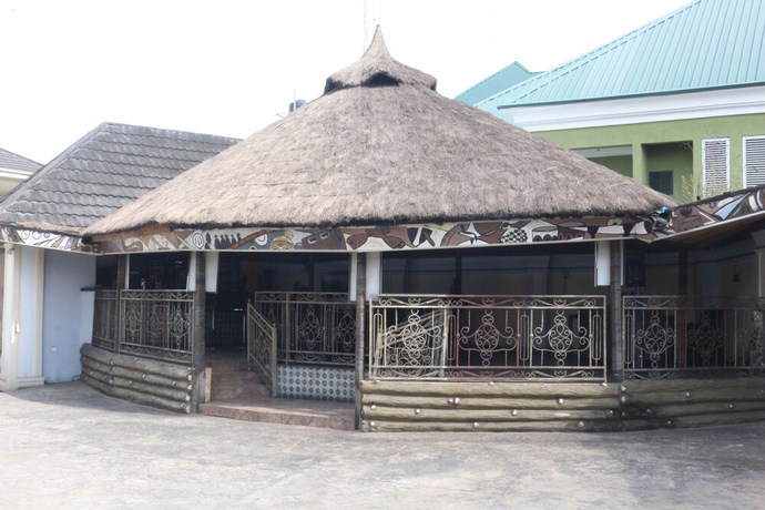 Imagen del bar/restaurante del Hotel Au-del&agrave; des Frontieres. Foto 6