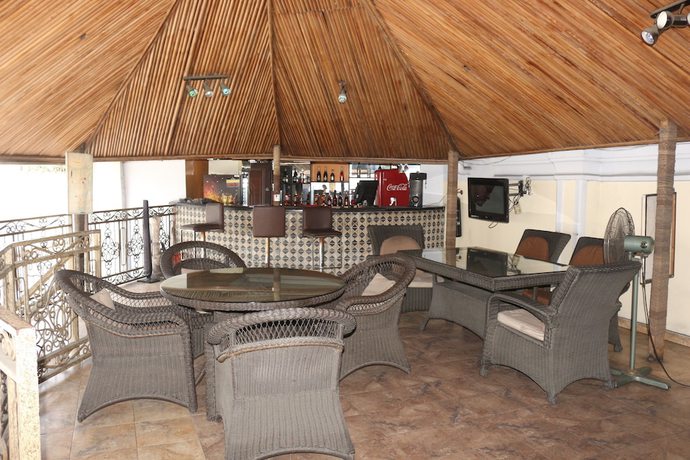 Imagen general del Hotel Au-del&agrave; des Frontieres. Foto 1