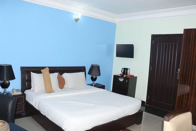 Imagen de la habitación del Hotel Au-del&agrave; des Frontieres. Foto 10