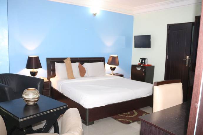 Imagen de la habitación del Hotel Au-del&agrave; des Frontieres. Foto 16