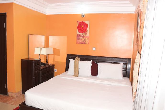 Imagen de la habitación del Hotel Au-del&agrave; des Frontieres. Foto 17