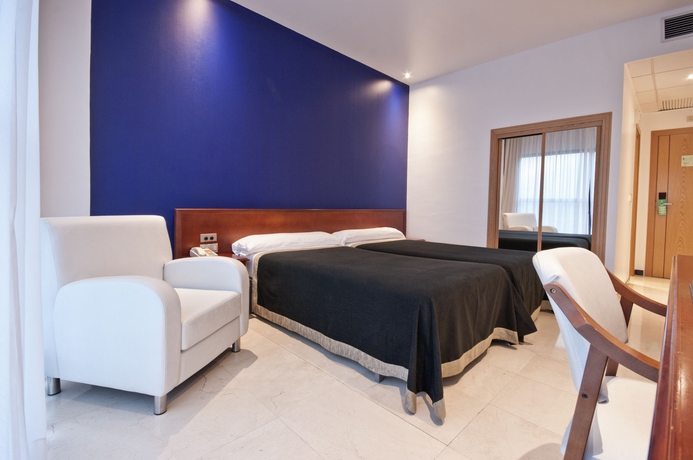 Imagen de la habitación del Hotel Auditorio Santiago and Spa. Foto 4