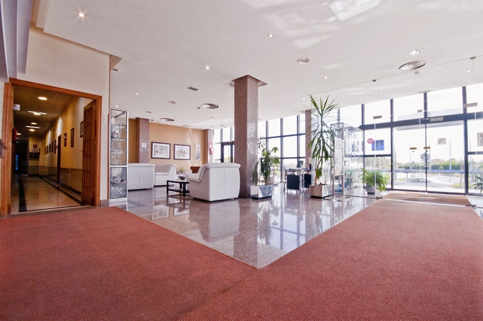 Imagen de los interiores del Hotel Auditorio Santiago and Spa. Foto 10