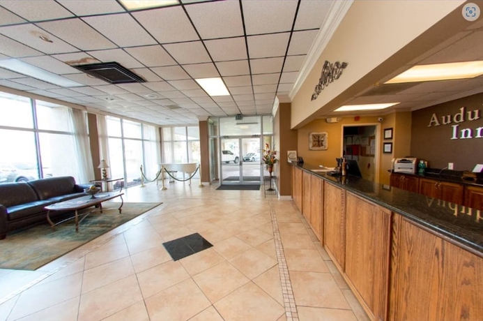 Imagen de los interiores del Hotel Audubon Inn. Foto 17