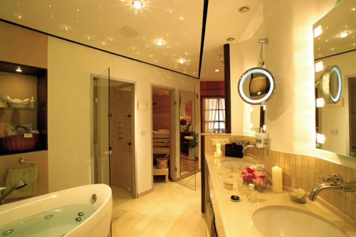 Imagen de la habitación del Hotel Auerhahn Wellnesshotel. Foto 7