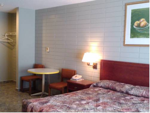 Imagen de la habitación del Hotel August Jack Motor Inn. Foto 4