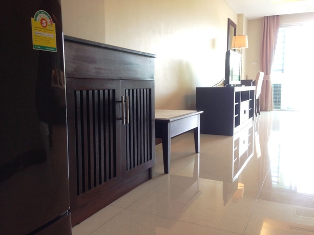 Imagen de la habitación del Hotel August Suites. Foto 7