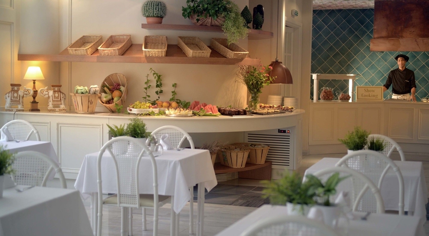 Imagen del bar/restaurante del Hotel Augusta Club and Spa - Adults Only. Foto 7