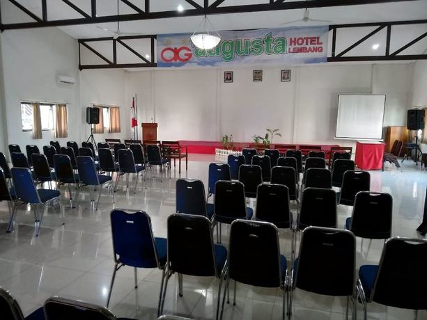 Imagen de los interiores del Hotel Augusta Lembang. Foto 15