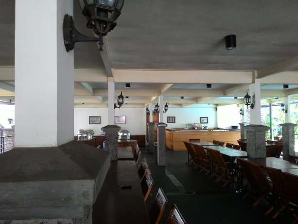 Imagen del bar/restaurante del Hotel Augusta Lembang. Foto 2