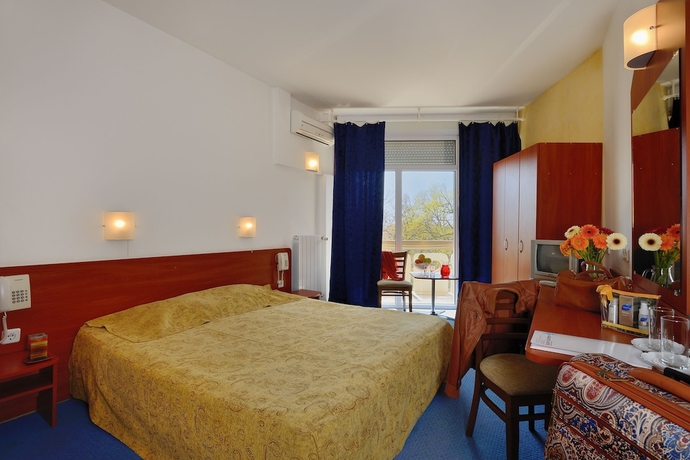 Imagen de la habitación del Hotel Augusta Spa. Foto 5