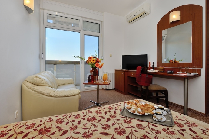 Imagen de la habitación del Hotel Augusta Spa. Foto 14