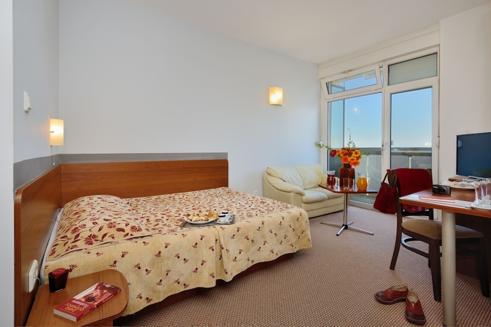 Imagen de la habitación del Hotel Augusta Spa. Foto 17