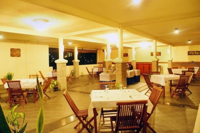 Imagen del bar/restaurante del Hotel Augusta Valley. Foto 2