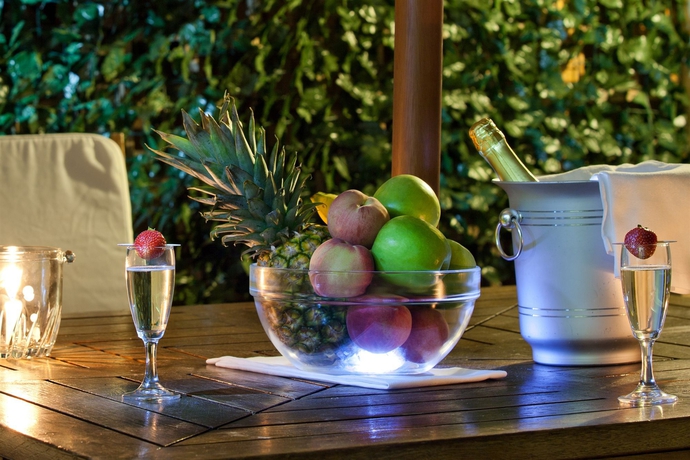 Imagen del bar/restaurante del Hotel Augustea. Foto 2