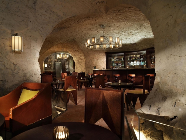 Imagen del bar/restaurante del Hotel Augustine, A Luxury Collection , Prague. Foto 1