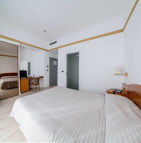 Imagen de la habitación del Hotel Augustus, Fano. Foto 5