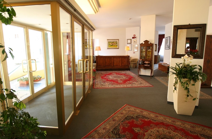 Imagen de los interiores del Hotel Augustus, Fano. Foto 17