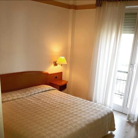 Imagen de la habitación del Hotel Augustus, Fano. Foto 12