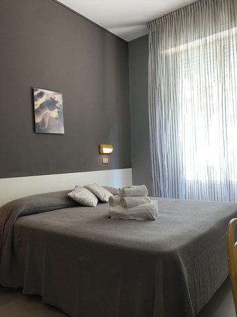 Imagen de la habitación del Hotel Augustus Milano Marittima. Foto 3