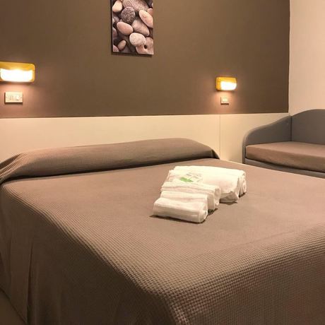 Imagen de la habitación del Hotel Augustus Milano Marittima. Foto 7