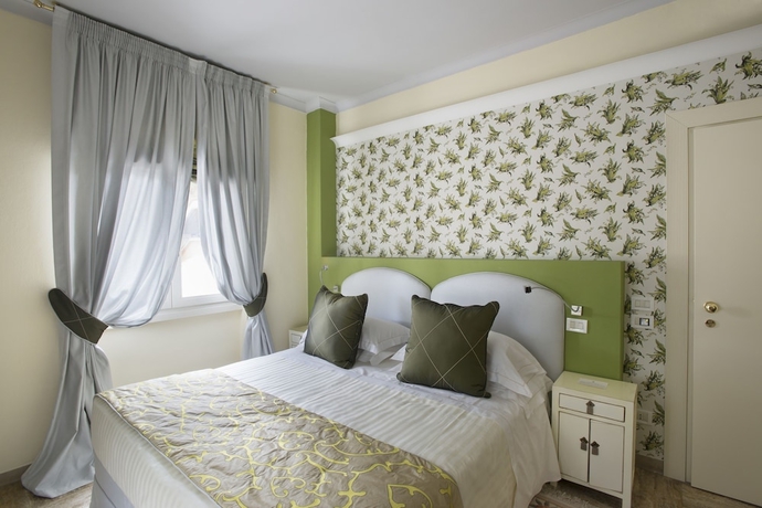 Imagen de la habitación del Hotel Augustus and Resort. Foto 2