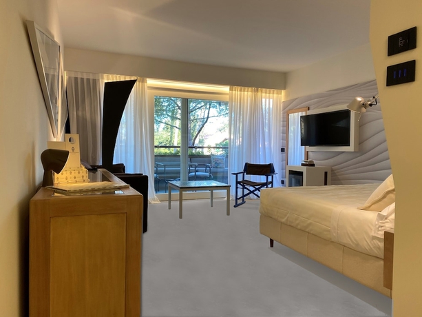 Imagen de la habitación del Hotel Augustus and Resort. Foto 4