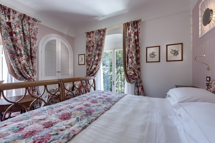 Imagen de la habitación del Hotel Augustus and Resort. Foto 15