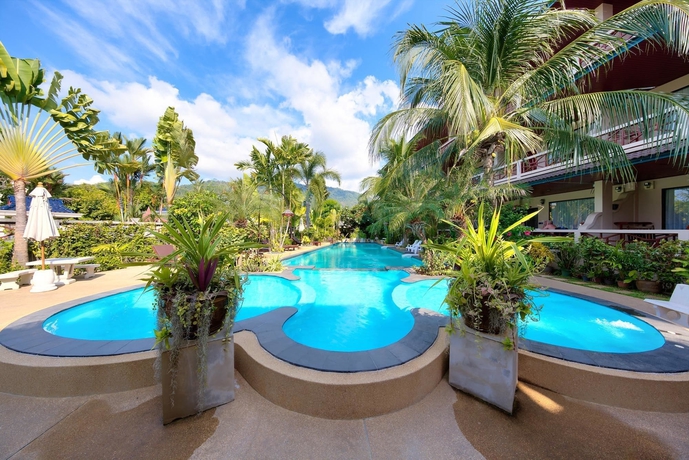 Imagen de la piscina del Hotel Aumpai Luxury. Foto 17