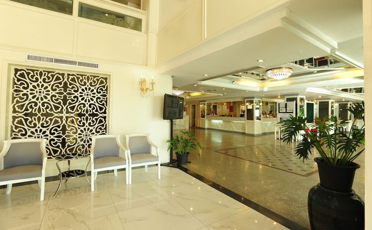 Imagen de los interiores del Hotel Aunchaleena Grand. Foto 17