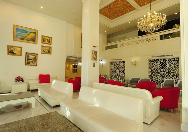 Imagen de los interiores del Hotel Aunchaleena Grand. Foto 18