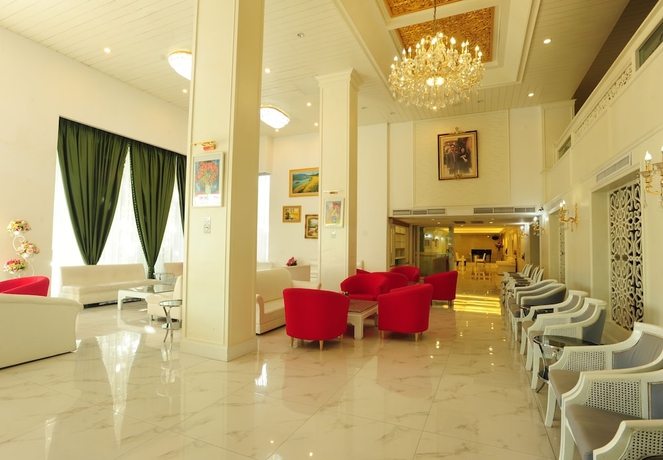 Imagen de los interiores del Hotel Aunchaleena Grand. Foto 19