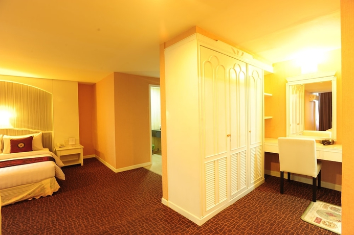 Imagen de la habitación del Hotel Aunchaleena Grand. Foto 9