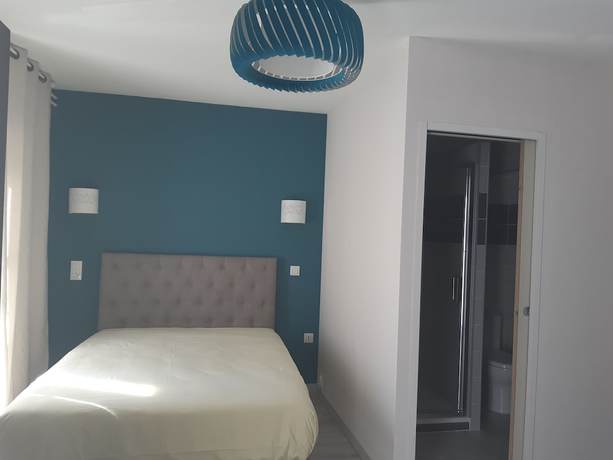 Imagen de la habitación del Hotel Aunis-Saintonge. Foto 2
