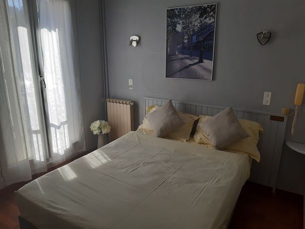 Imagen de la habitación del Hotel Aunis-Saintonge. Foto 4