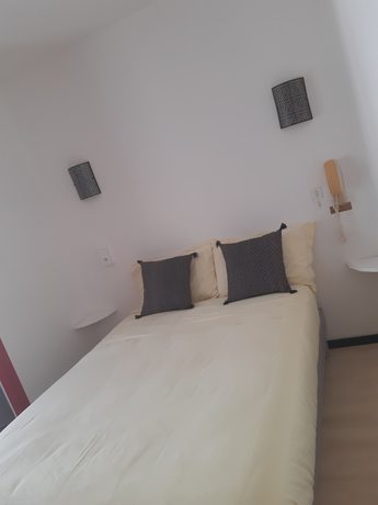 Imagen de la habitación del Hotel Aunis-Saintonge. Foto 7