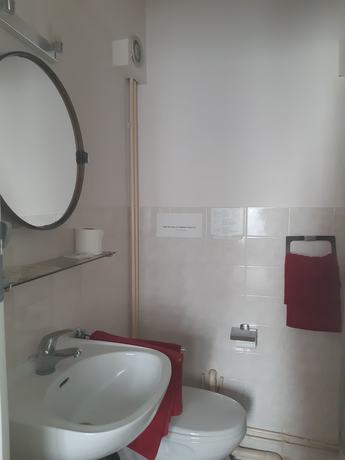 Imagen de la habitación del Hotel Aunis-Saintonge. Foto 12