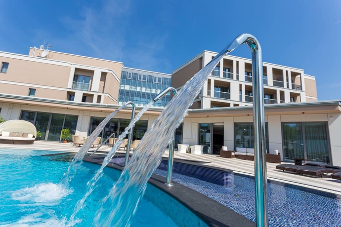 Imagen de la piscina del Hotel Aura - Adults Only. Foto 16