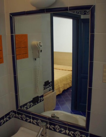 Imagen de la habitación del Hotel Aura, Lipari. Foto 6