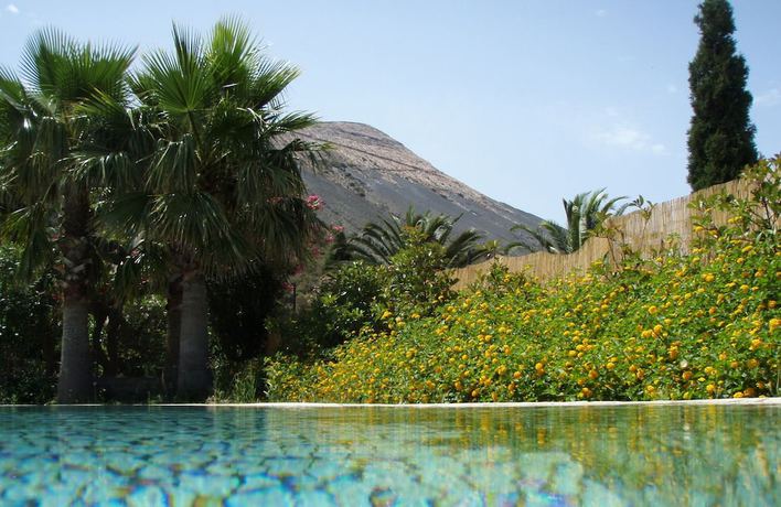 Imagen de la piscina del Hotel Aura, Lipari. Foto 19