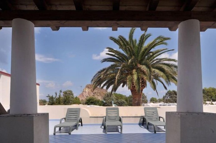 Imagen de los exteriores del Hotel Aura, Lipari. Foto 11