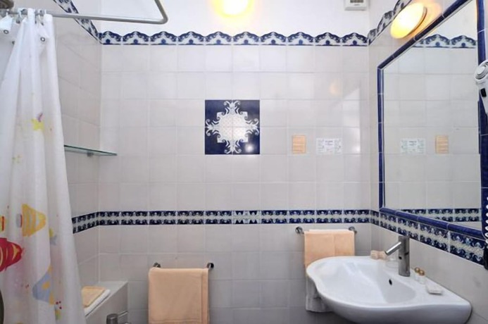 Imagen de la habitación del Hotel Aura, Lipari. Foto 8