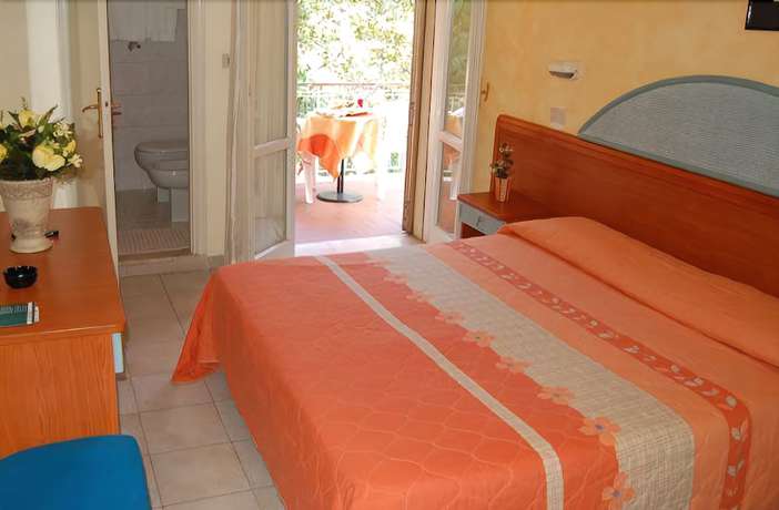 Imagen de la habitación del Hotel Aura Living. Foto 5