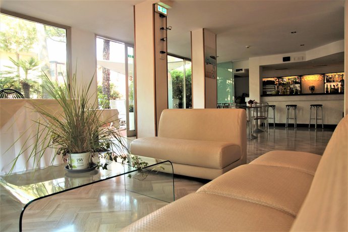 Imagen de la habitación del Hotel Aura Living. Foto 14