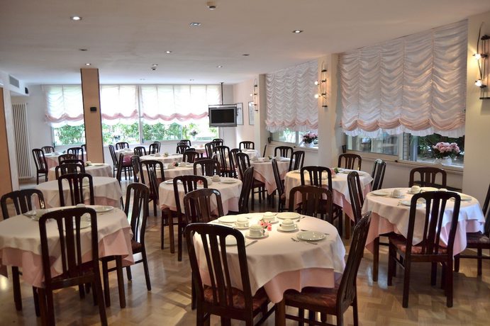 Imagen del bar/restaurante del Hotel Aura Living. Foto 4