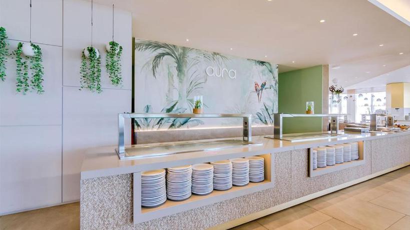 Imagen del bar/restaurante del Hotel Auramar Beach Resort. Foto 3