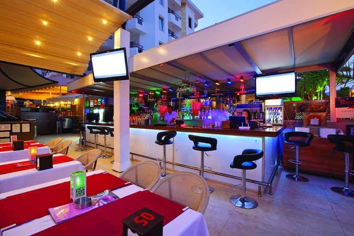 Imagen del bar/restaurante del Hotel Aurasia Beach. Foto 5