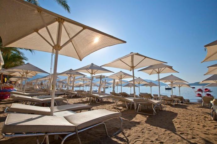 Imagen de los exteriores del Hotel Aurasia Beach. Foto 29