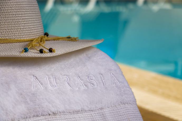 Imagen de la piscina del Hotel Aurasia Beach. Foto 34