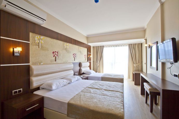 Imagen de la habitación del Hotel Aurasia Beach. Foto 25